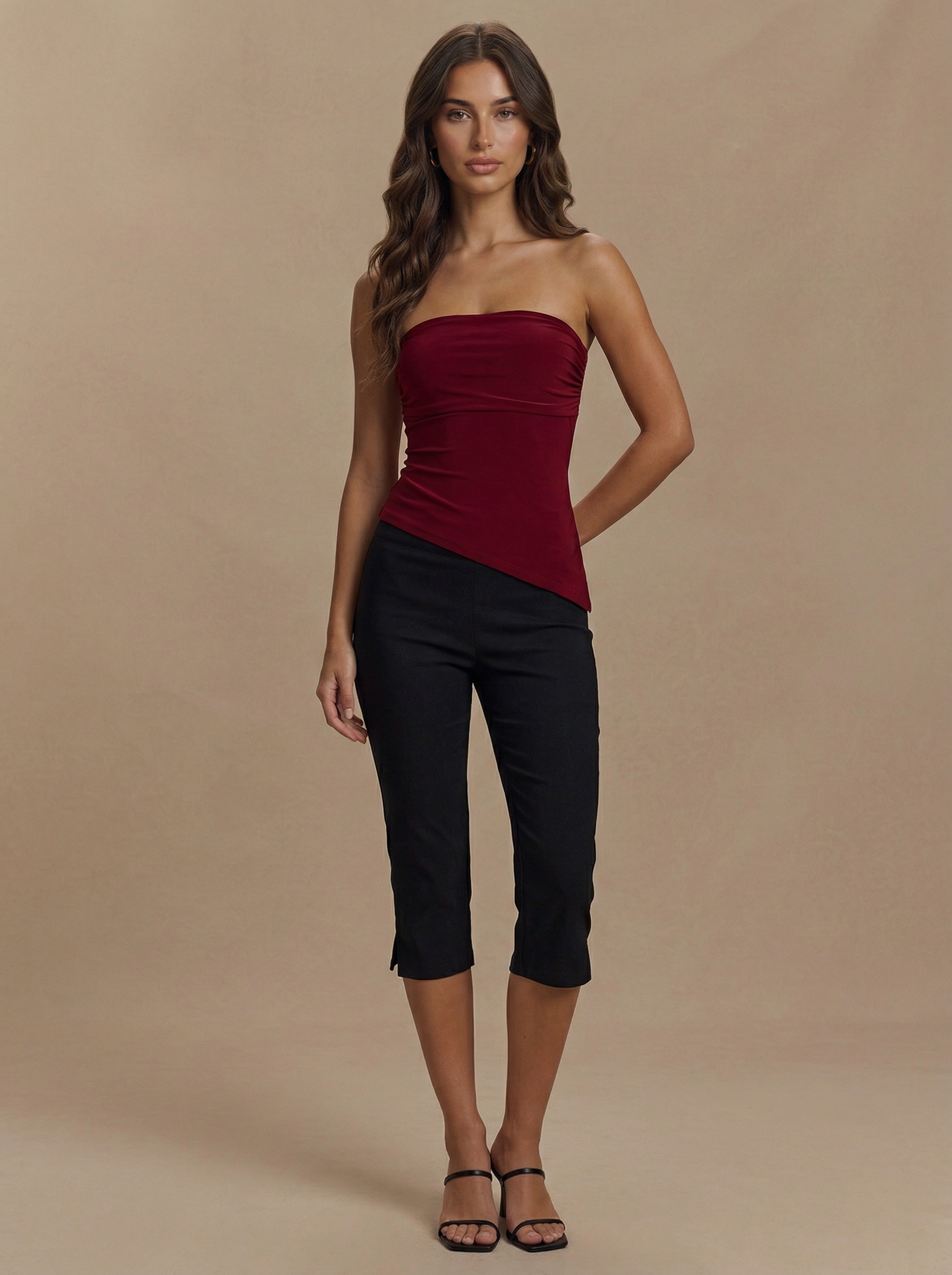 burgundy_strapless_top_with_black_capri_pants.png